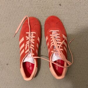 Barely worn adidas gazelle sneakers